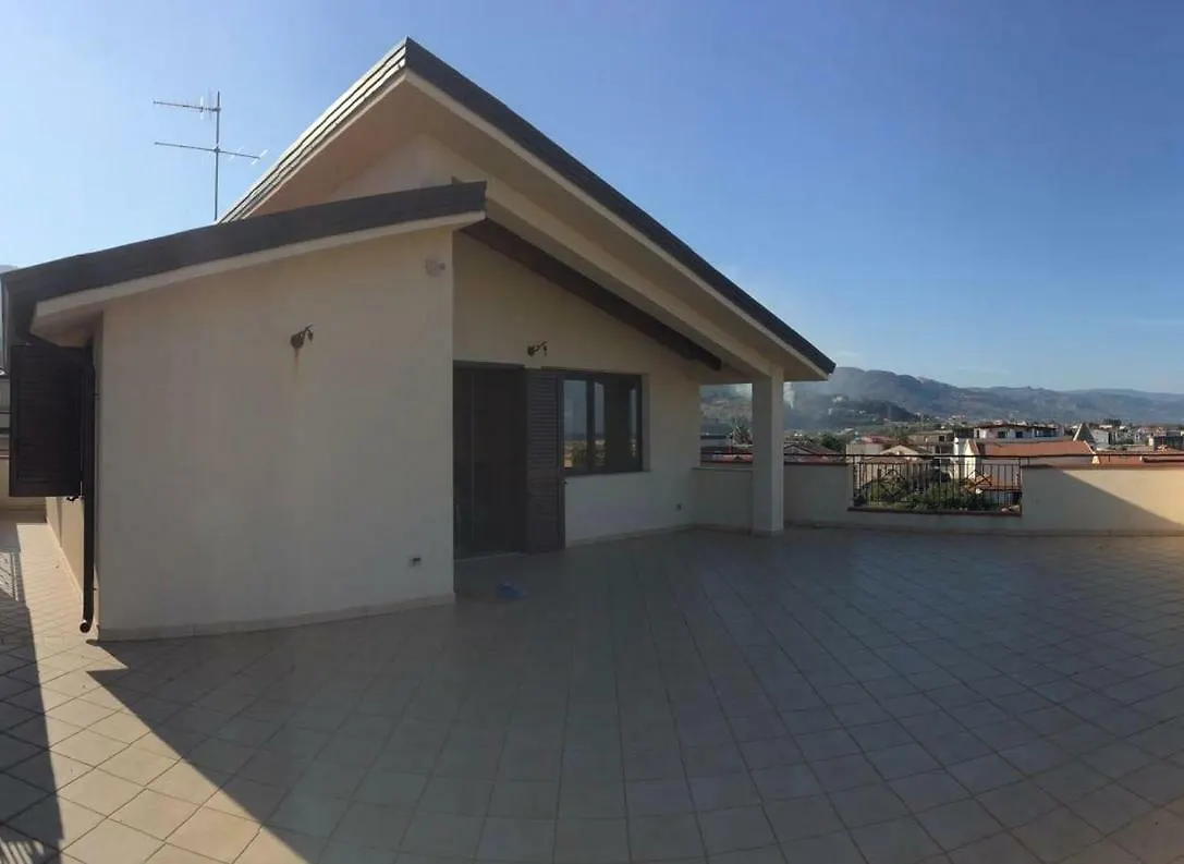 Attico Panoramico A Pochi Passi Dal Mare Apartment Casa Cangemi